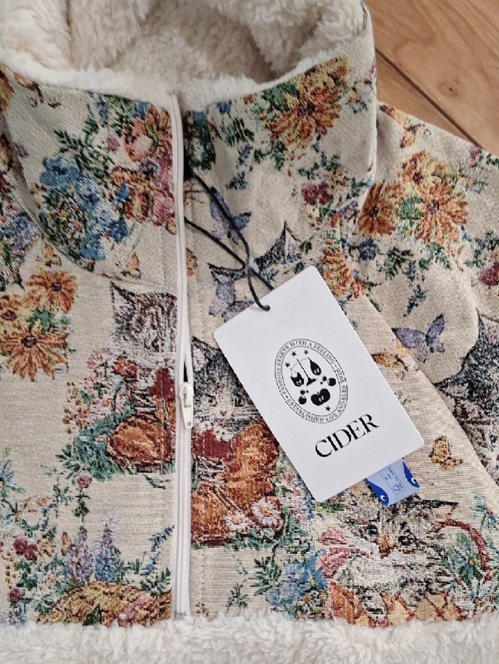 Cider Viral Sweatshirt Cat Kitten Floral Patchwork Sherpa Pullover - Picture 2 of 4